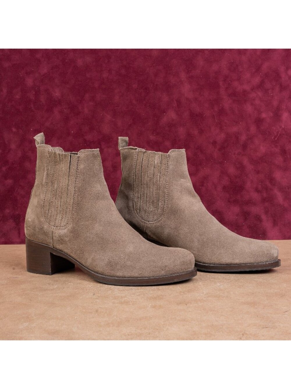 La Canadienne Wmn Prince Chelsea Western Cowboy Vibram Brown Suede Boots Sz 10